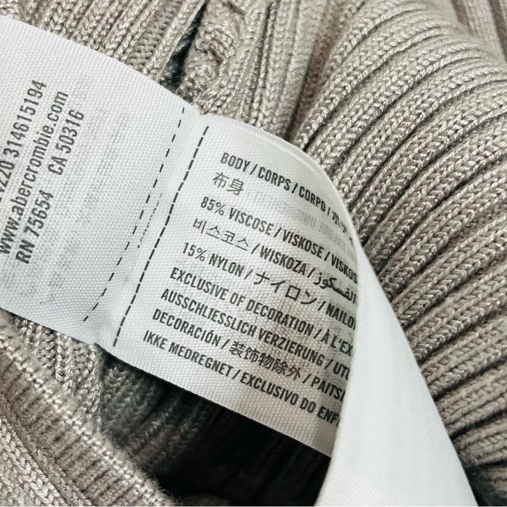 NWT Abercrombie and Fitch Twist Front Sweater Top… - image 5